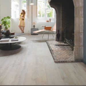 פרקט עץ אפור משופשף